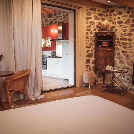 La Chomotte Penzion Saint-Alban-d'Ay