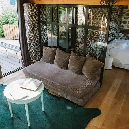 Guest house La Chomotte Saint-Alban-d'Ay