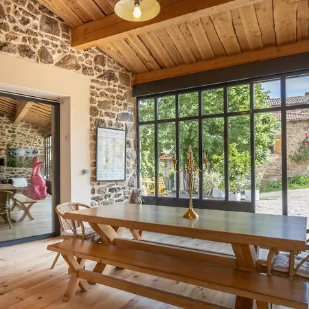 La Chomotte Guest house *